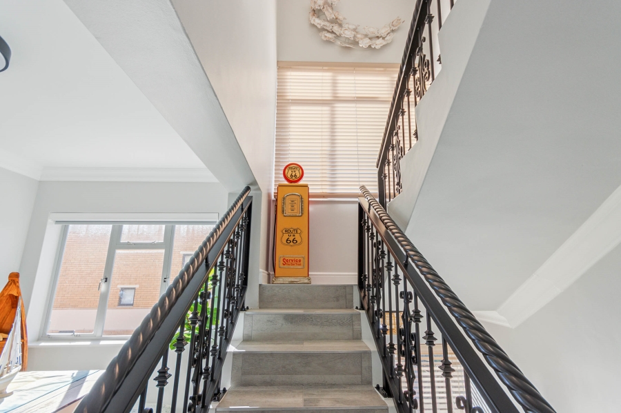 4 Bedroom Property for Sale in Gordons Bay Village Western Cape